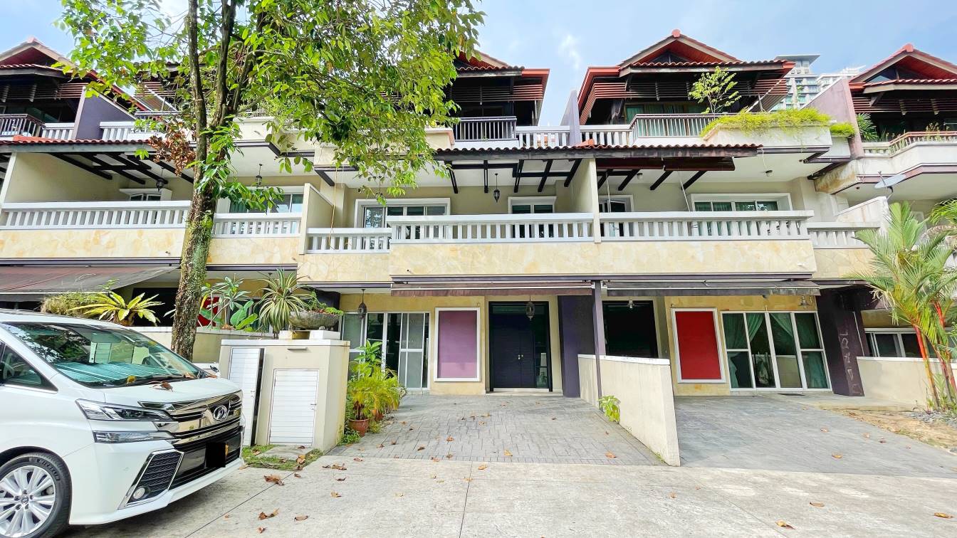 3 storey Superlink Duta Tropika Lingkungan Dutamas