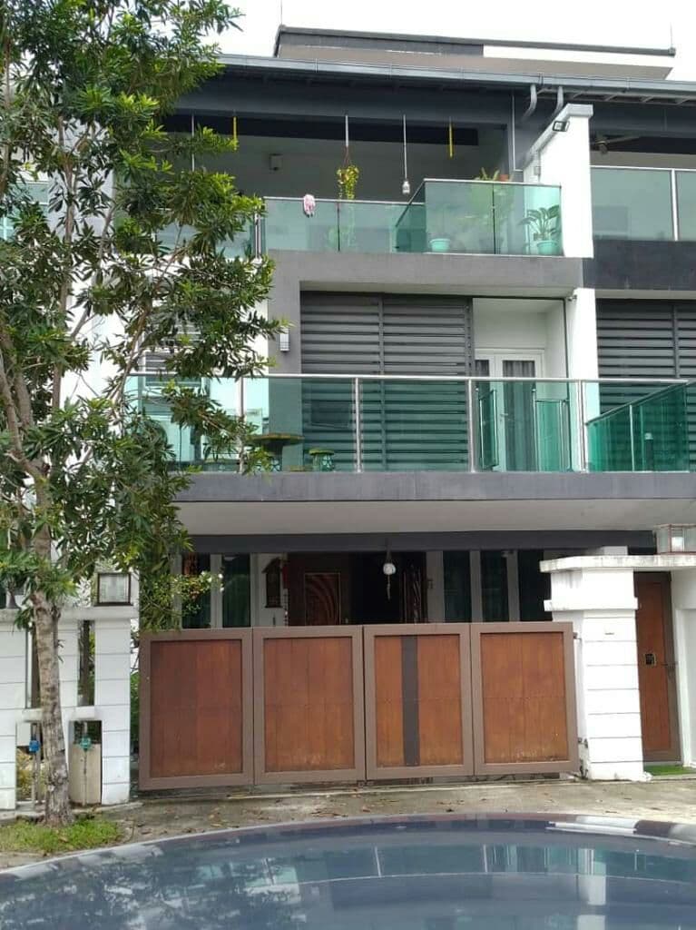 Intermidiate 2 Storey Super link Usj Height Subang