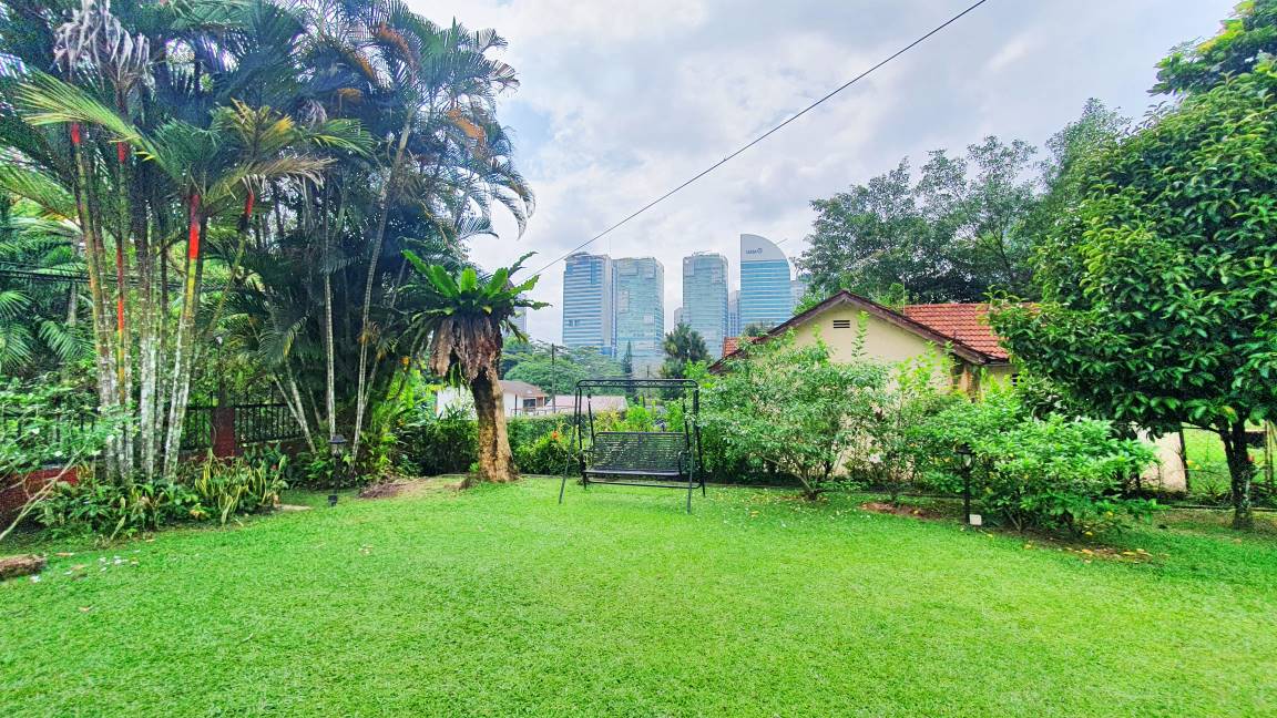 Single Storey Bungalow House Lorong Travers Kuala - photo 2