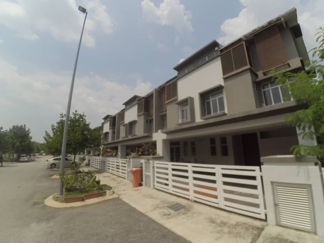 2  Storey Intermediate Super Link House Presint 1