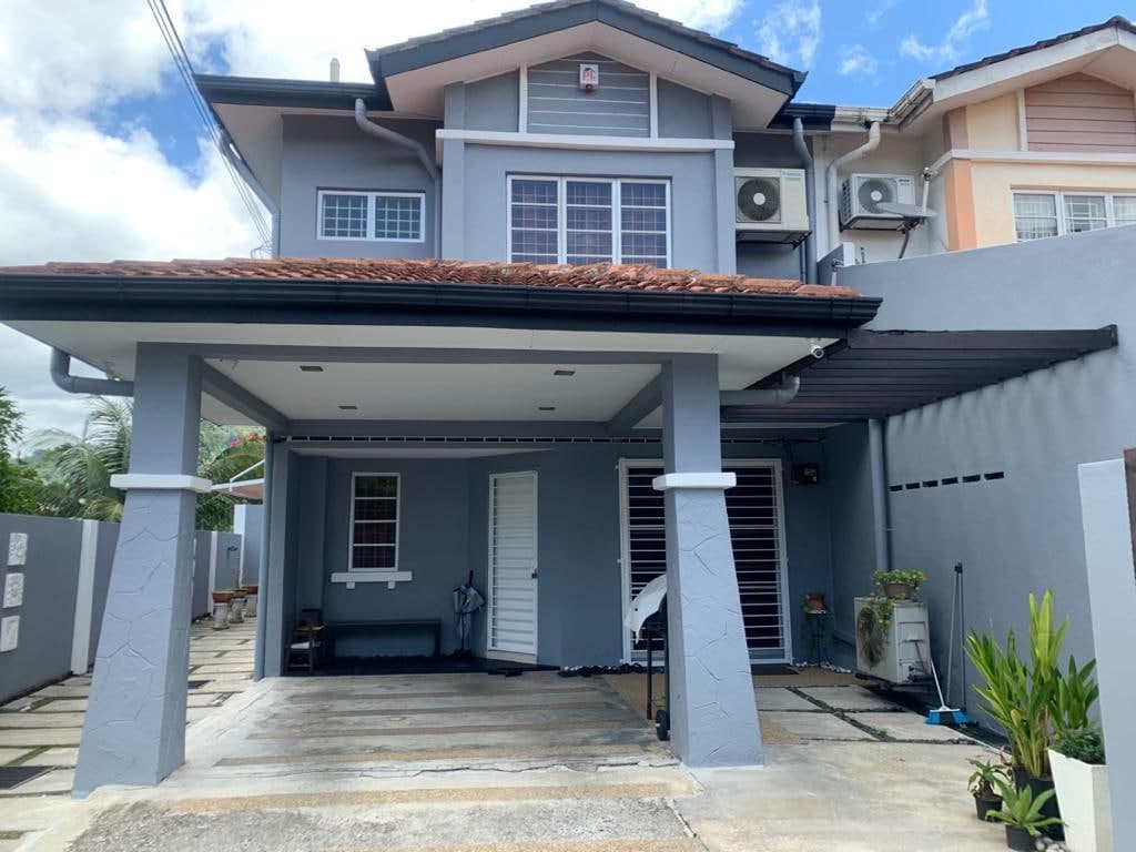 Double Storey Terrace Taman seri intan End lot Amp