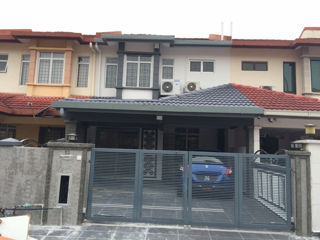 Double Storey Terrece for sale at Jalan Uranus Sek - photo 1