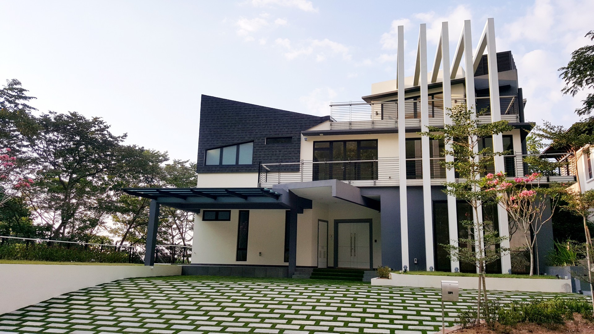 3 Storey Bungalow Country Heights Damansara