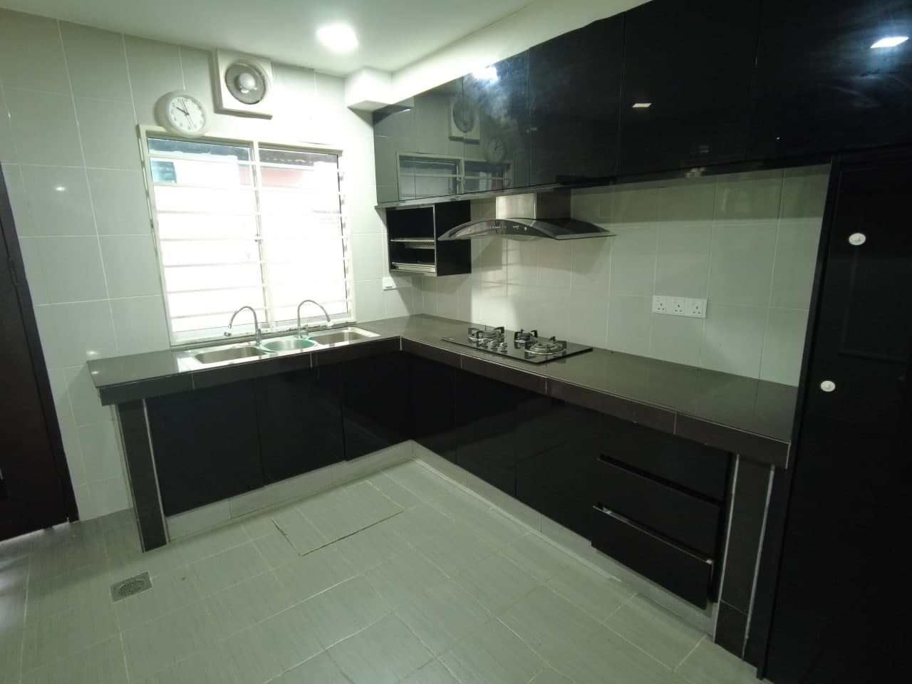 Fully Renovated 2 Storey Bandar Baru Bangi Seksyen - photo 2