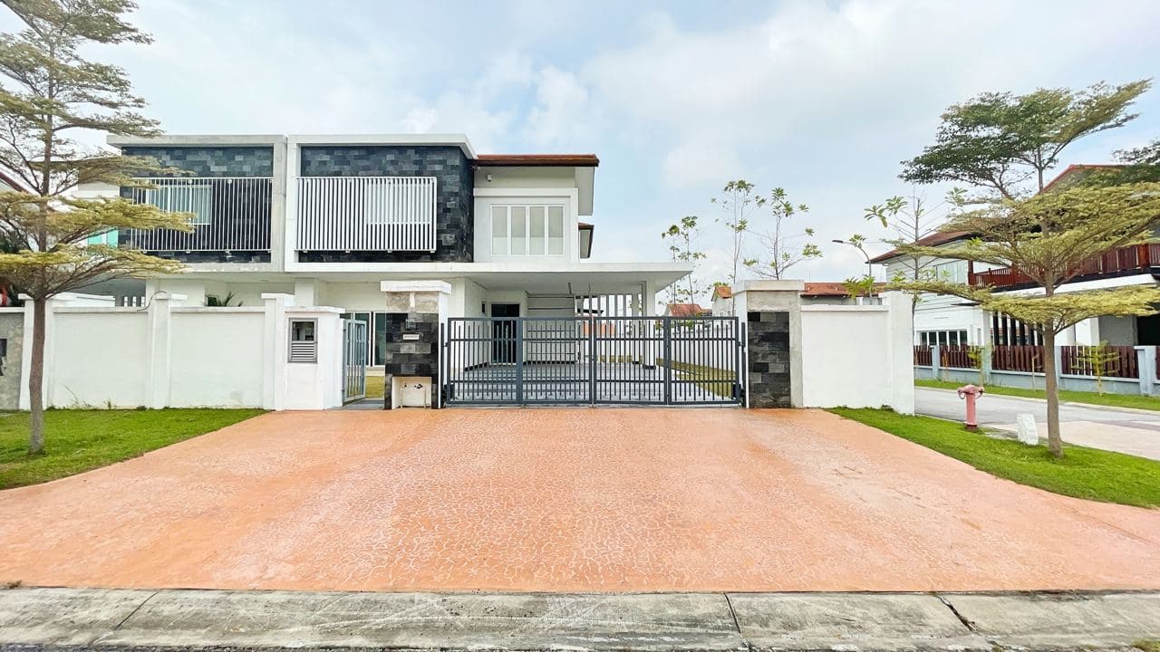 End Lot Semi Detached House Temasya Cinta Glenmari
