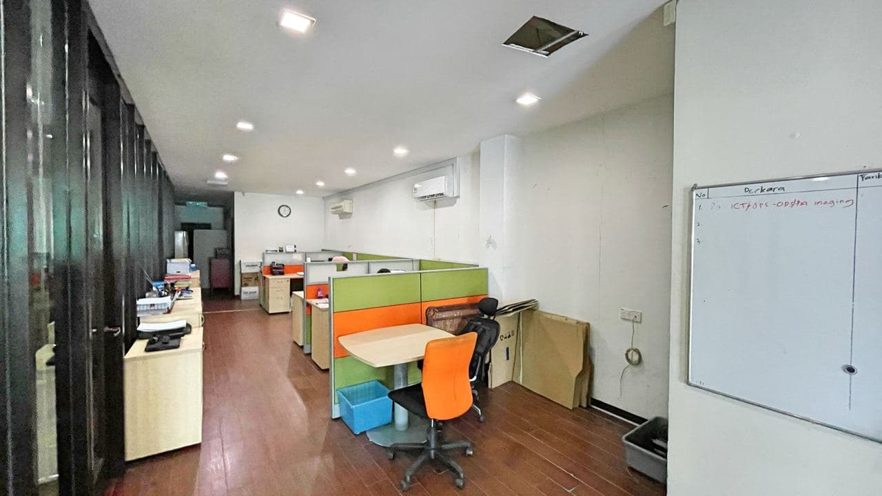 3 Storey Office Taman Desa Melawati - photo 2