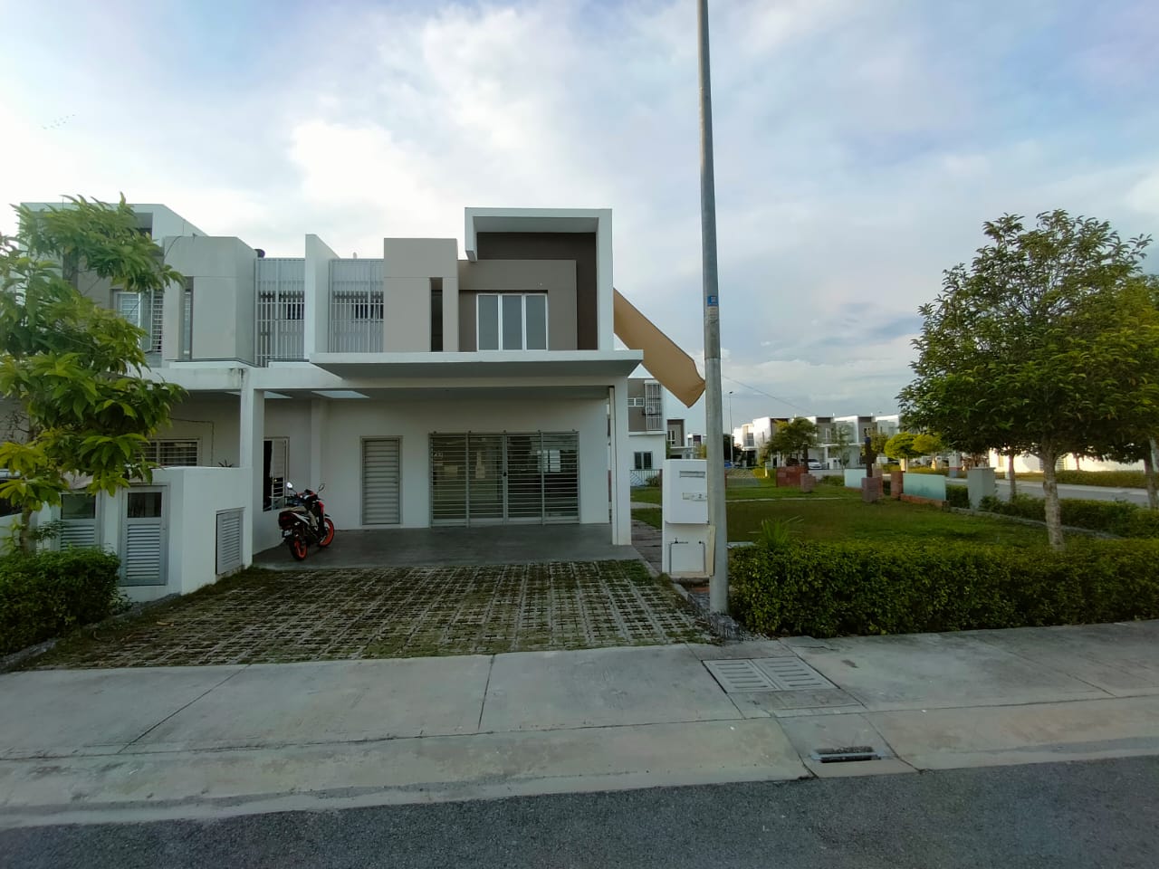 Corner Lot 2 Storey House Corner Lot 2 Storey Hous