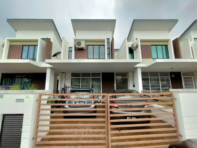 2 STROREY SAUJANA KLIA COURTYARD CONCEPT