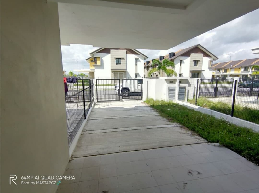 DOUBLE STOREY BANDAR MAHKOTA BANTING SELANGOR - photo 1