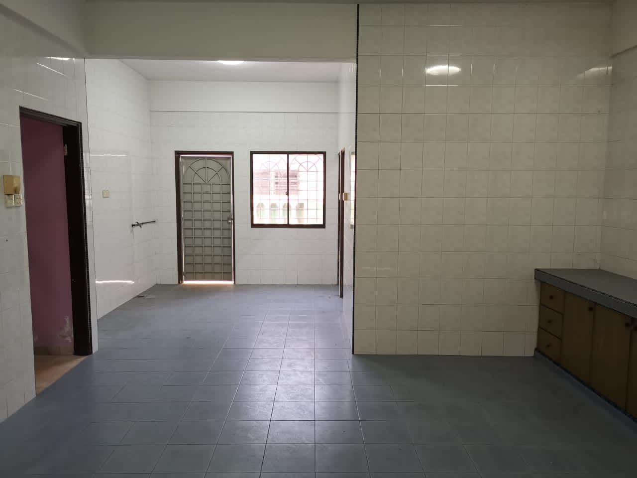 DOUBLE STOREY BUNGALOW SERI KEMBANGAN - photo 2