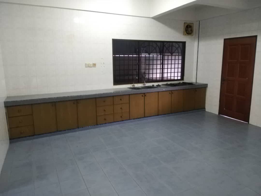 DOUBLE STOREY BUNGALOW SERI KEMBANGAN - photo 3
