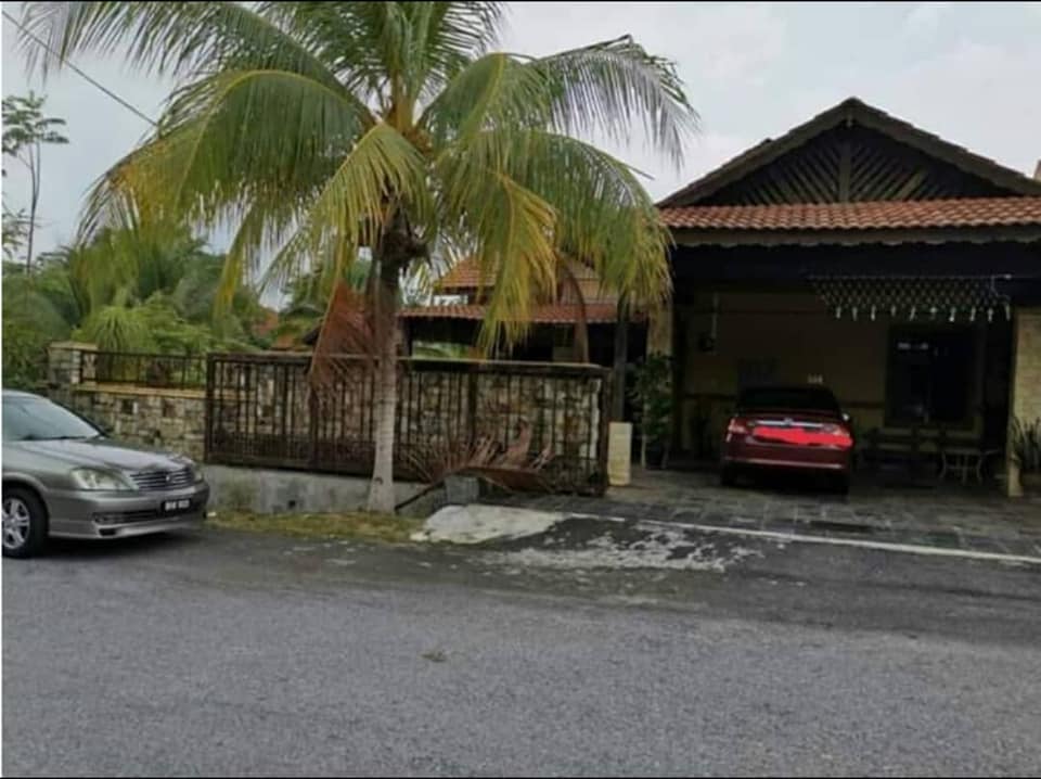 Single Storey Terrace Corner Lot Taman Pinggiran B - photo 1