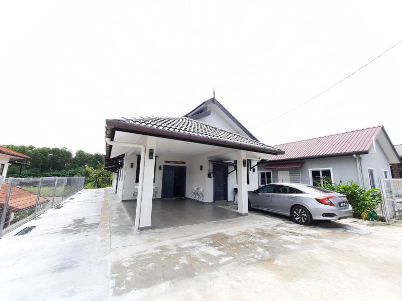Bungalow Single Storey Beautiful House BBBangi