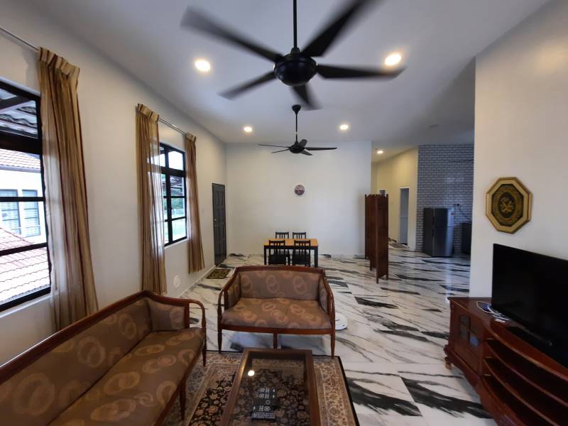Bungalow Single Storey Beautiful House BBBangi - photo 12