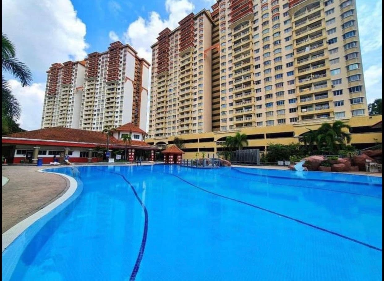 Koi Tropika Condominium Unit Puchong Selangor
