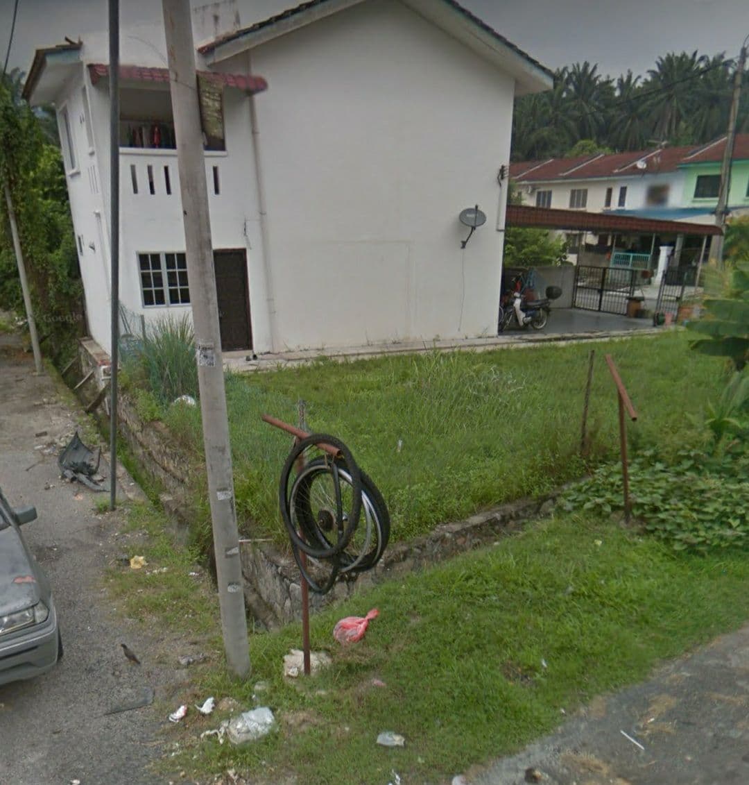 Corner Lot Renovated 2 Storey Taman Tasik Semenyih - photo 3