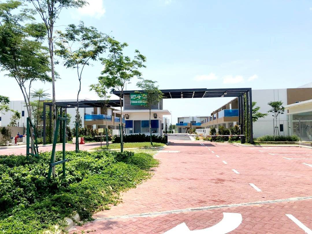 GROUND FLOOR CYBERSOUTH TOWNHOUSE