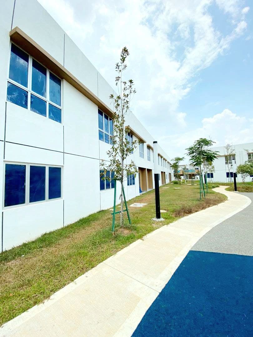 GROUND FLOOR CYBERSOUTH TOWNHOUSE - photo 4
