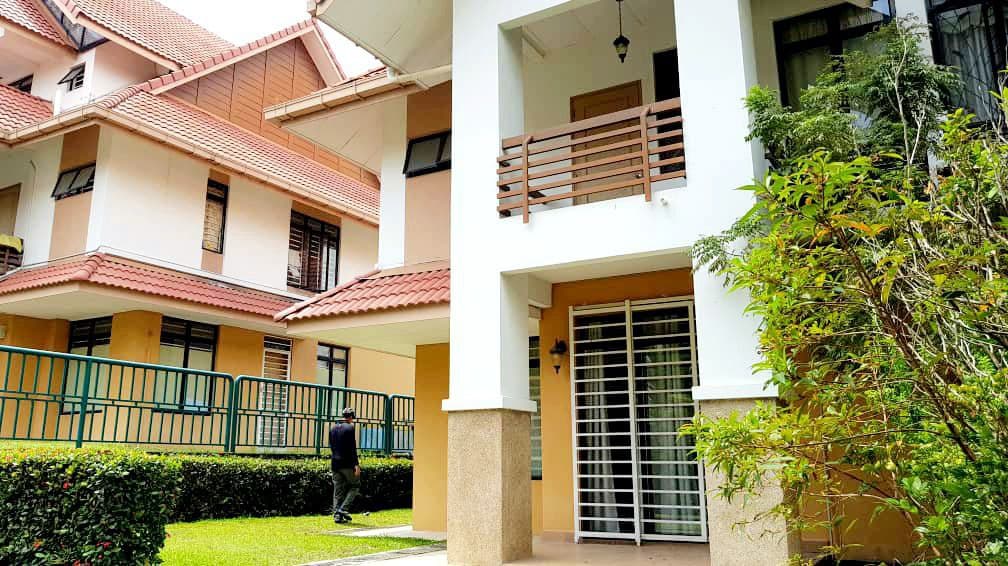 2 5 STOREY TERRACE END LOT AT PRESINT 18 PUTRAJAY - photo 2