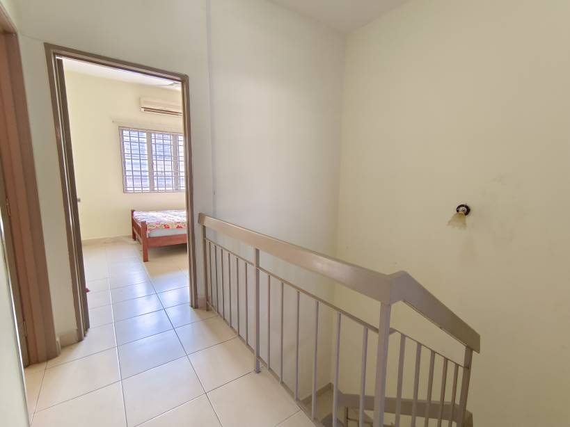 2 Storey Terrace Intermediate Jalan Impian Putra - photo 2