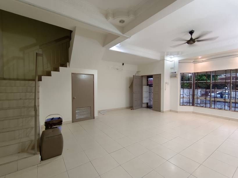 2 Storey Terrace Intermediate Jalan Impian Putra - photo 4