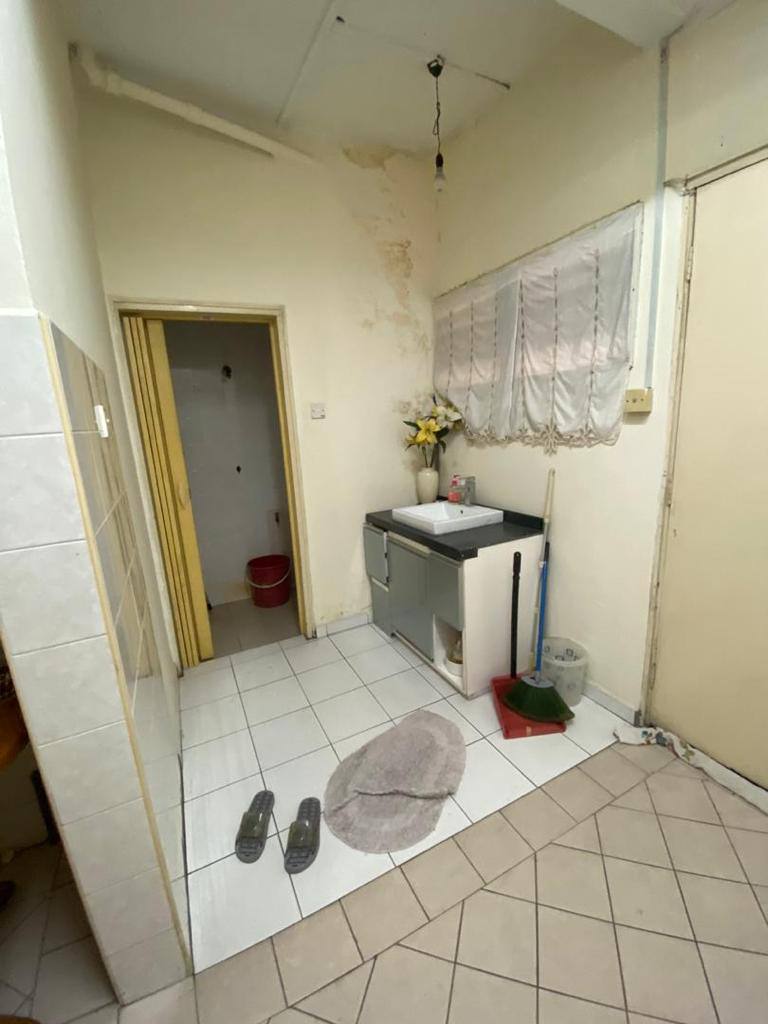 Renovated 2 Storey House Taman Desa Old Klang Road - photo 8