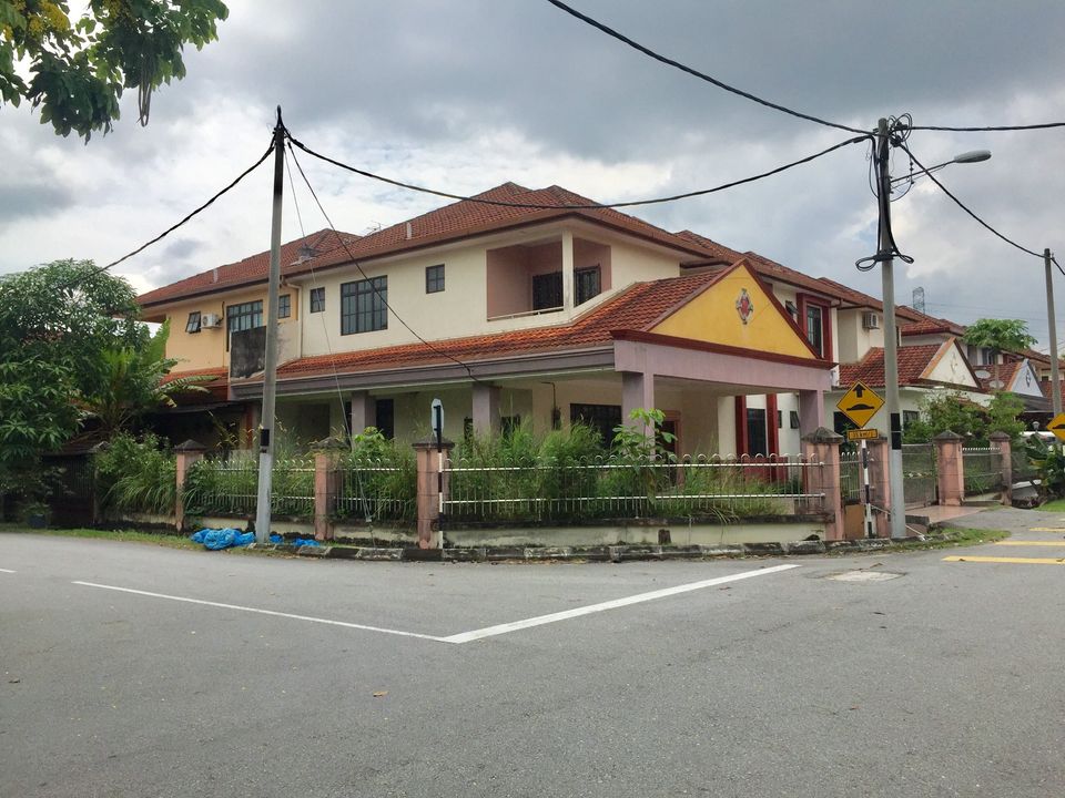 CORNER LOT DOUBLE STOREY SEMI D CLUSTER TAMAN MULI