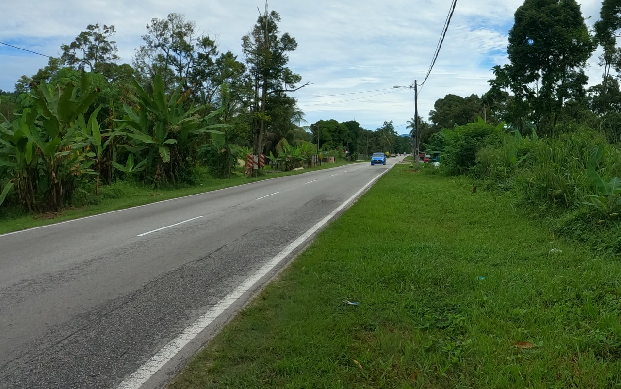 Tanah 1 Ekar Tepi Jalan Besar Semenyih Sungai Lala
