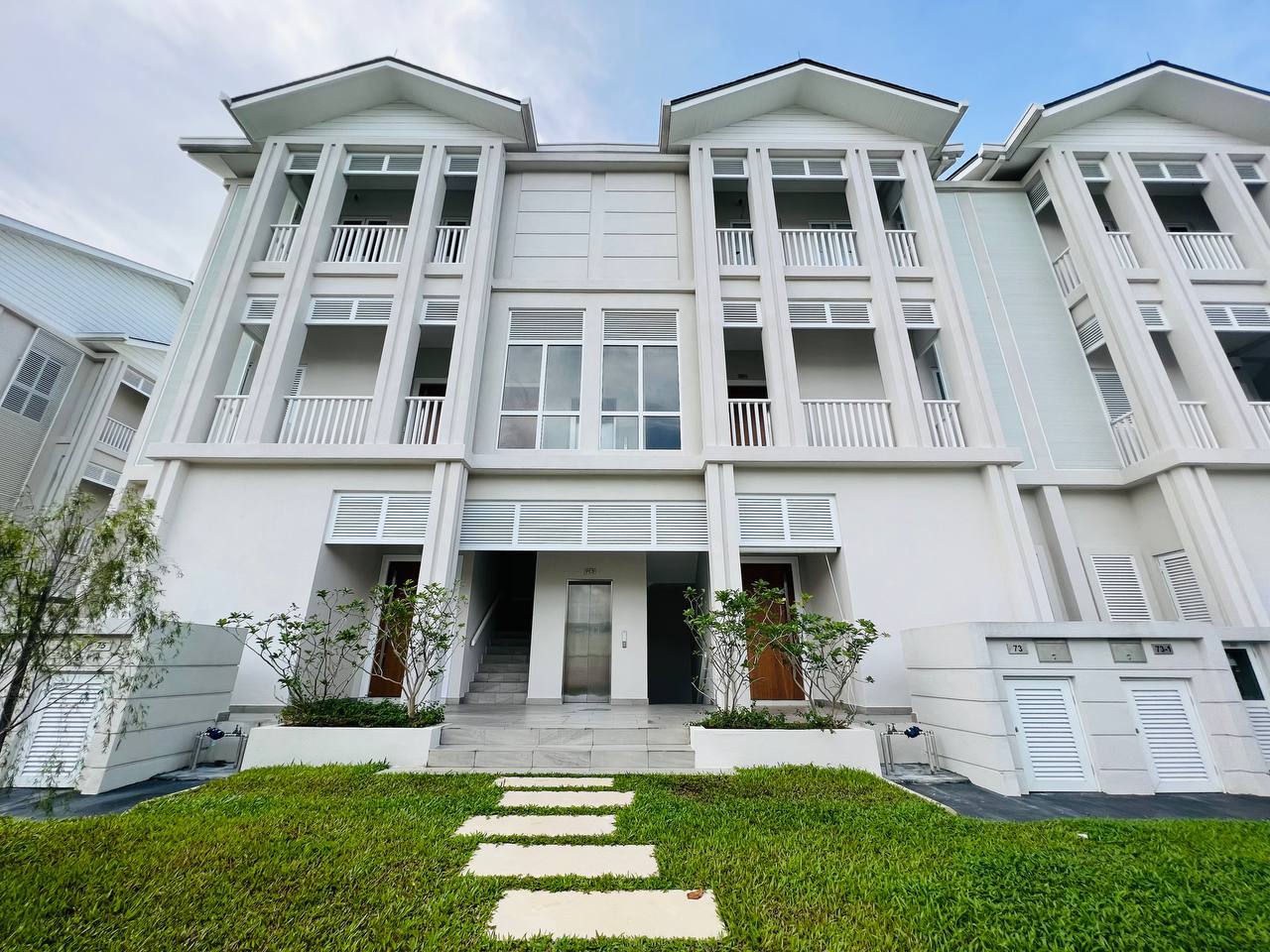 DUPLEX HOME TOWNVILLA SERENE MONT KIARA