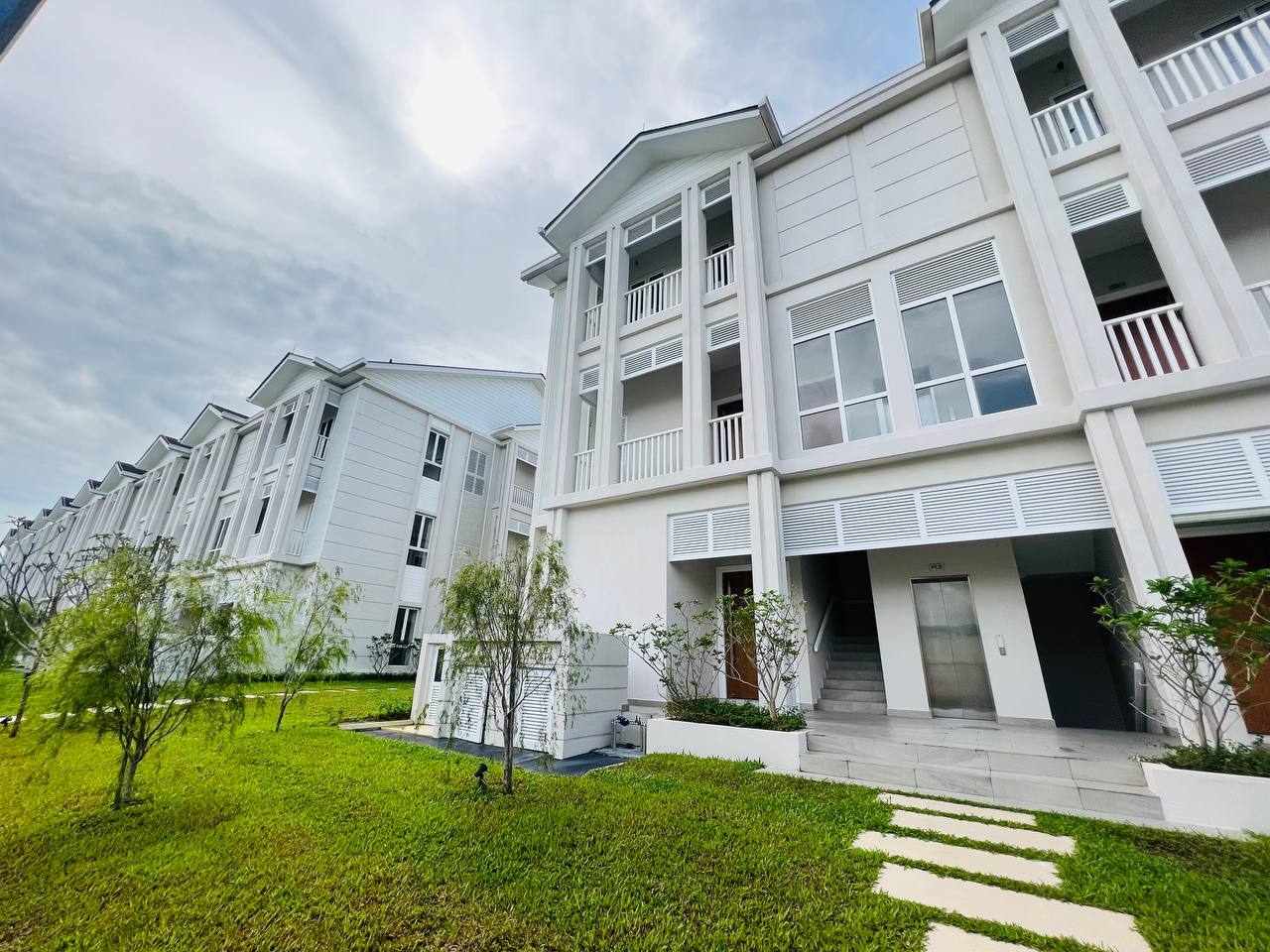DUPLEX HOME TOWNVILLA SERENE MONT KIARA - photo 2