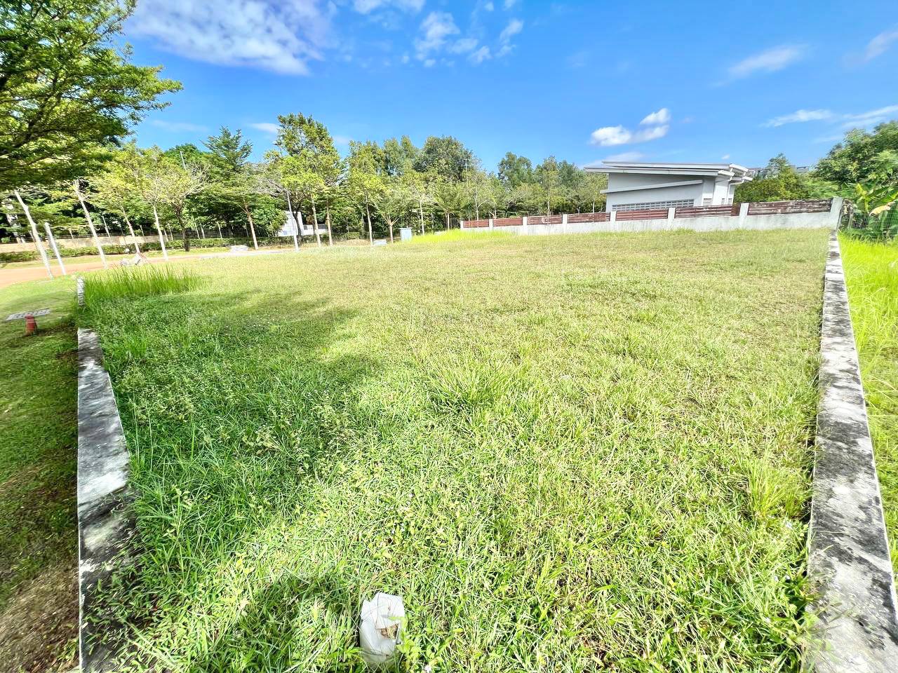CORNER Bungalow Lot Casa Sutra Setia Alam - photo 2