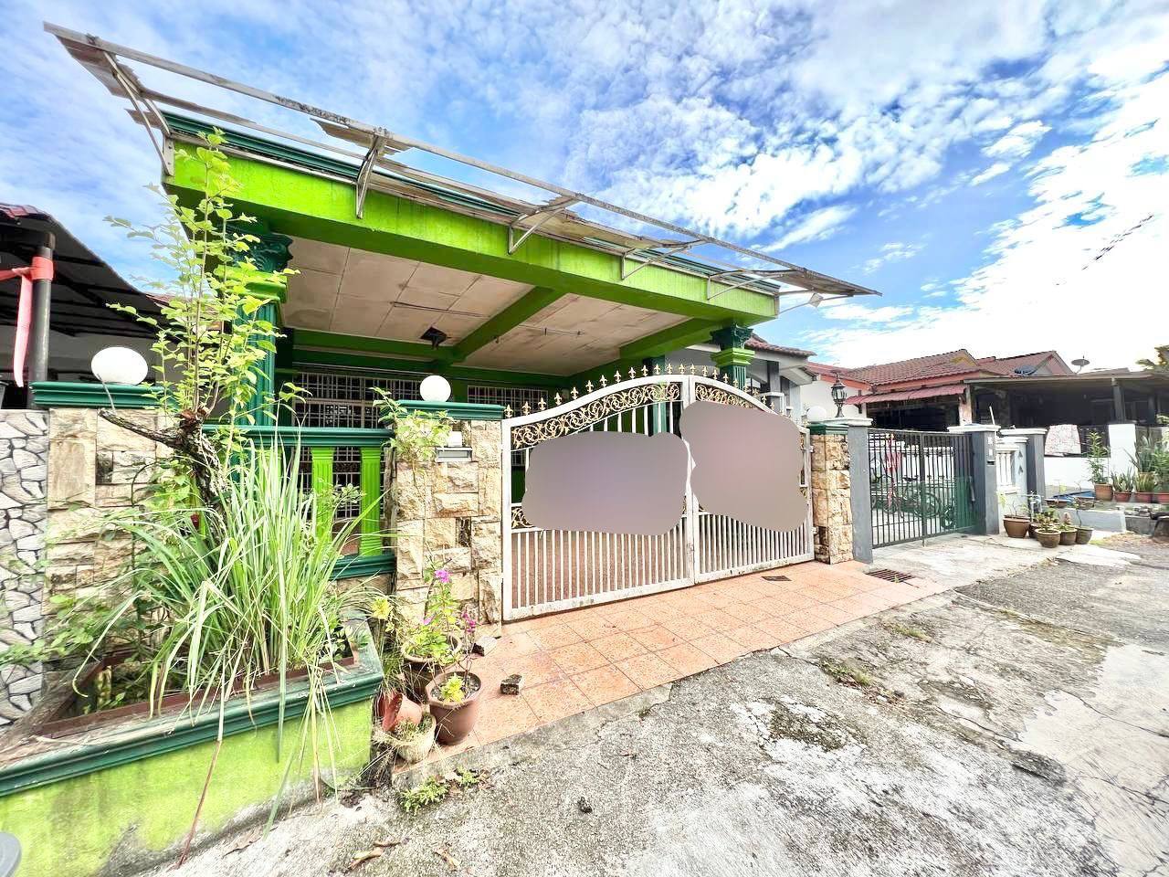 Single Storey Terrace Bandar Rinching Seksyen 2 - photo 1