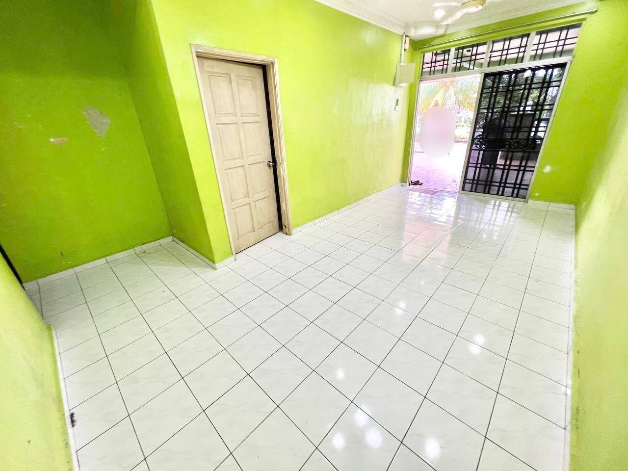 Single Storey Terrace Bandar Rinching Seksyen 2 - photo 6