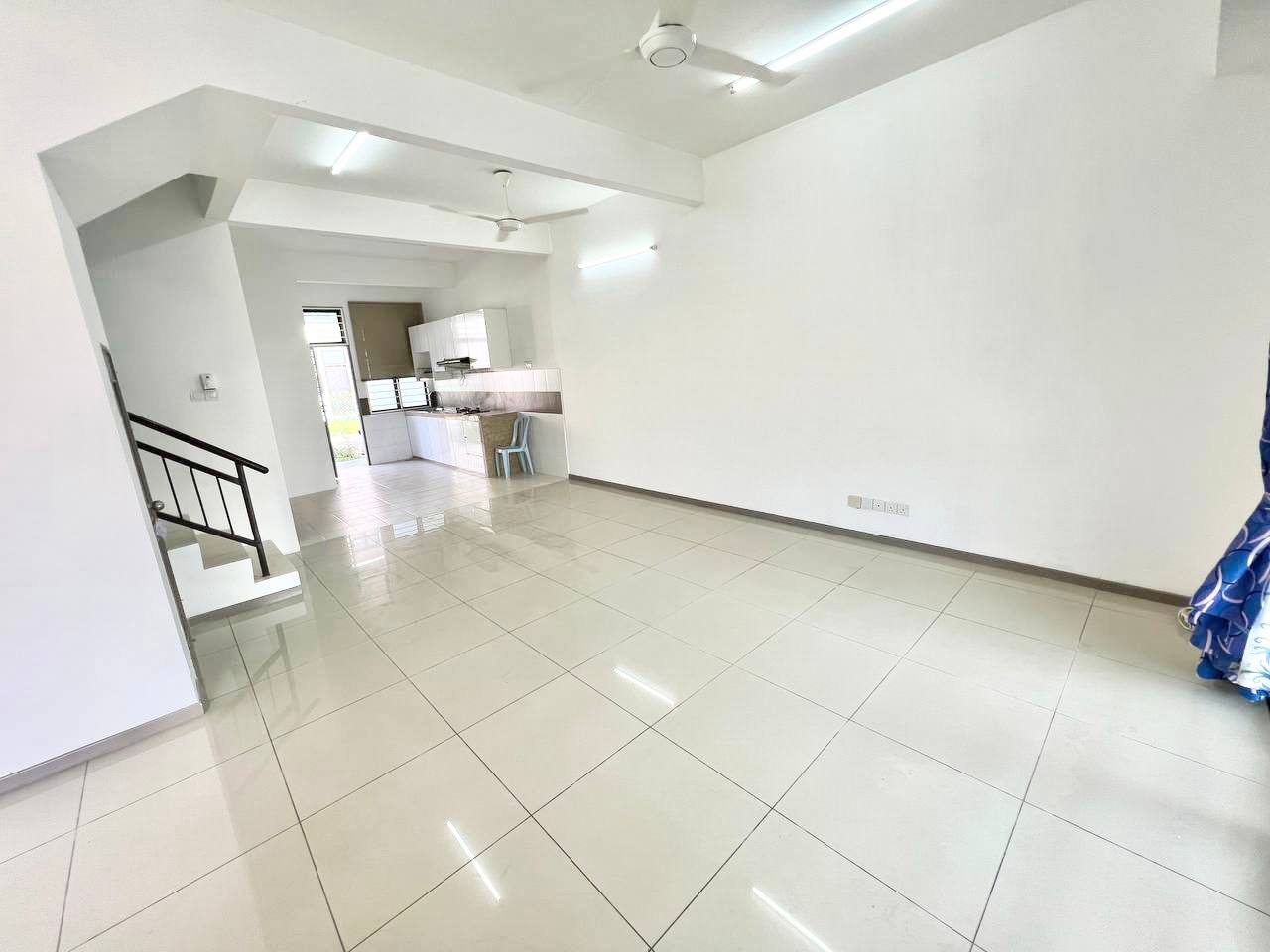 2 Storey Terrace Fasa 3  Saujana KLIA Sepang - photo 4