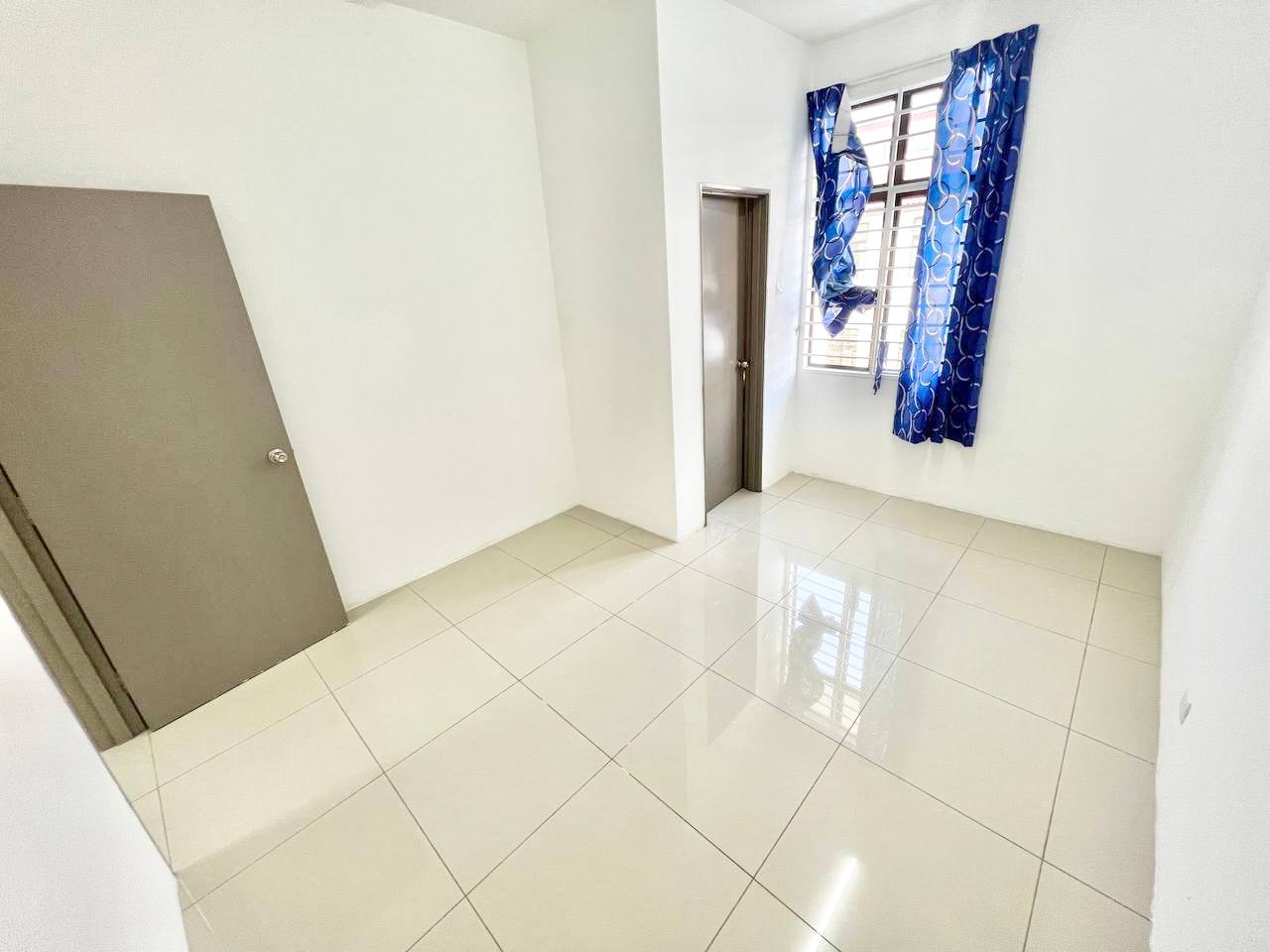2 Storey Terrace Fasa 3  Saujana KLIA Sepang - photo 7