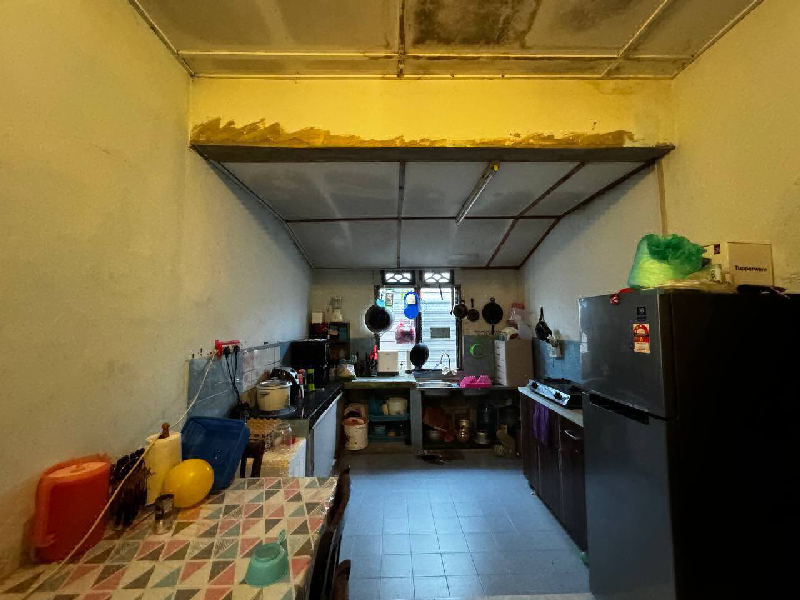 SEMI-D SETINGKAT SERI MAHKOTA TAMAN SERIKU KUANTAN - photo 3