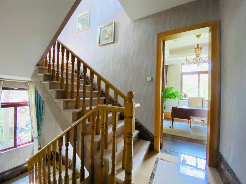 3-Storey Spanish Themed Bungalow - photo 8