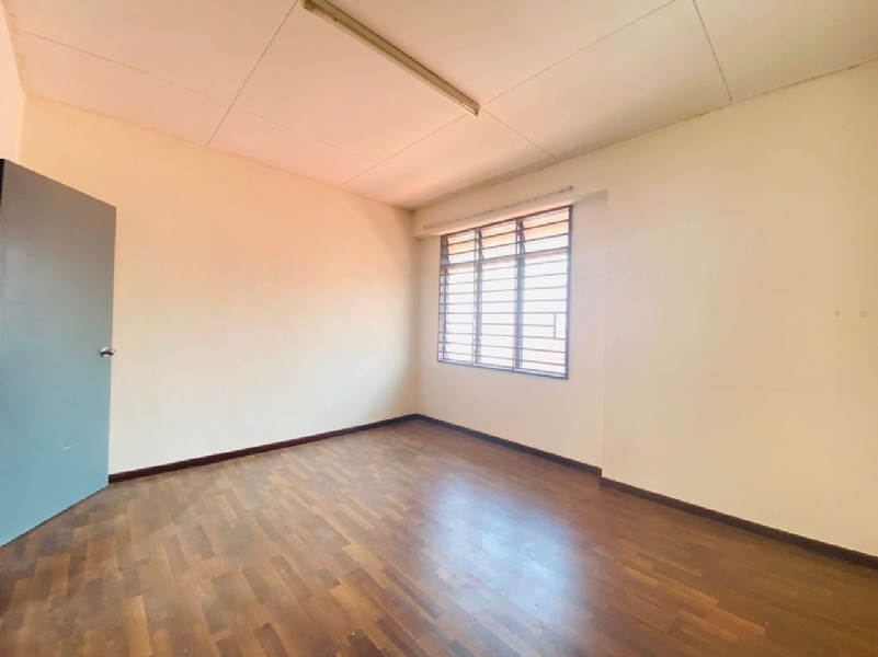 Double Storey Tmn Salak Perdana - photo 4