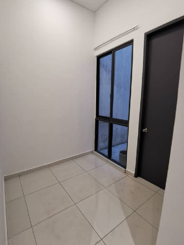 3.5 Storey superlink house Empire Residence Bandar Damansara Perdana - photo 4