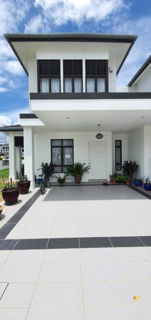 DOUBLE STOREY (CORNER LOT) ECO GRANDEUR PUNCAK ALAM - photo 2