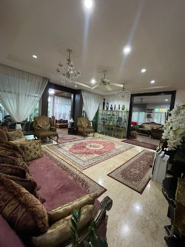 EXCLUSIVE 8 BEDROOMS DOUBLE STOREY BUNGALOW FOR SALE - photo 2