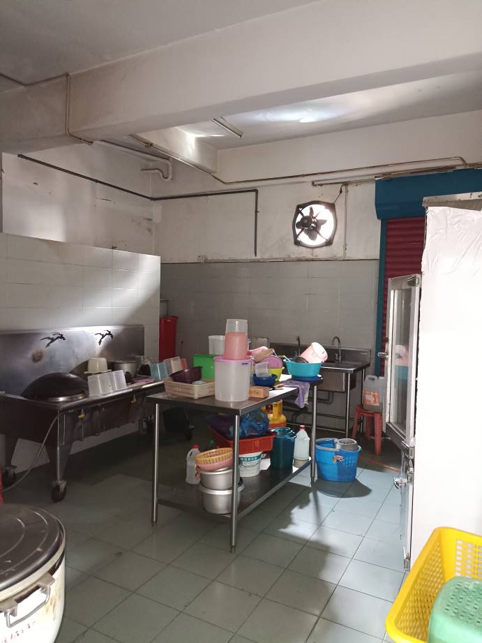 Ground Floor Shoplot Bayu Perdana Facing Main Road - photo 3