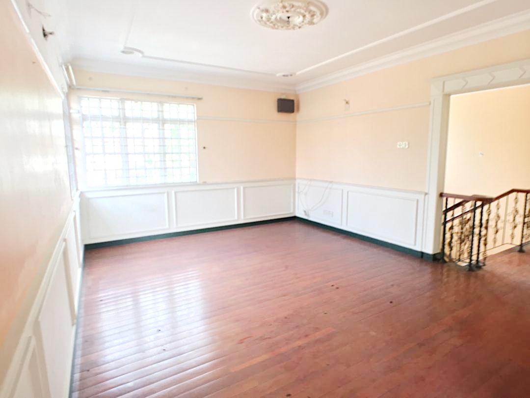 2stry Bungalow with Swimming Pool  Sek11 Shah Alam - photo 8