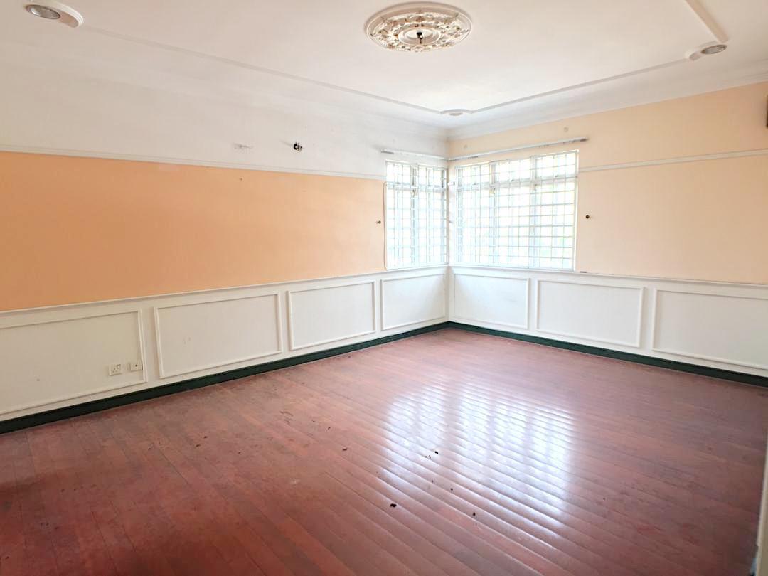 2stry Bungalow with Swimming Pool  Sek11 Shah Alam - photo 9