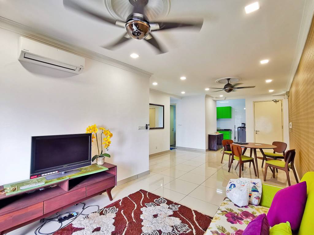 FULLY FURNISHED TOP FLOOR De Centrum Residences  K
