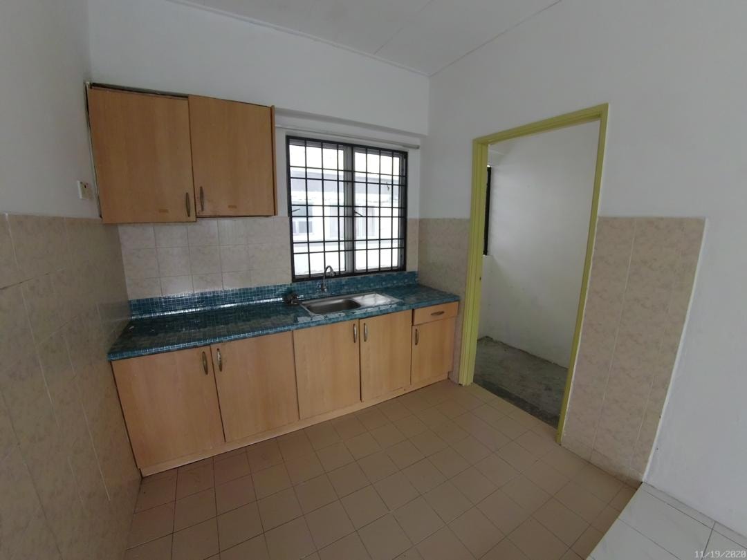 CHEAPEST FREEHOLD Juara Suria Apartment Balakong C - photo 3