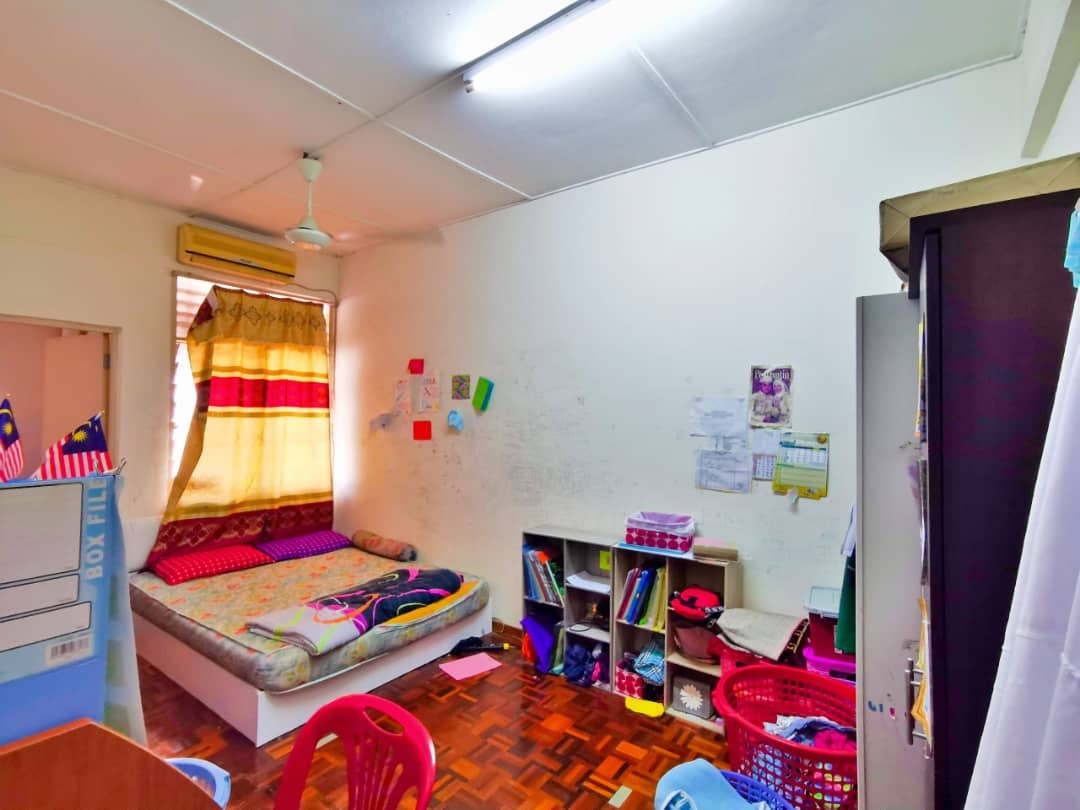 CHEAPEST Double Storey Seksyen 8 Bandar Mahkota Ch - photo 3