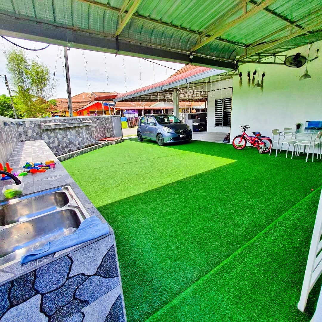 EXTREMELY NICE FREEHOLD CORNER LOT Single Storey B
