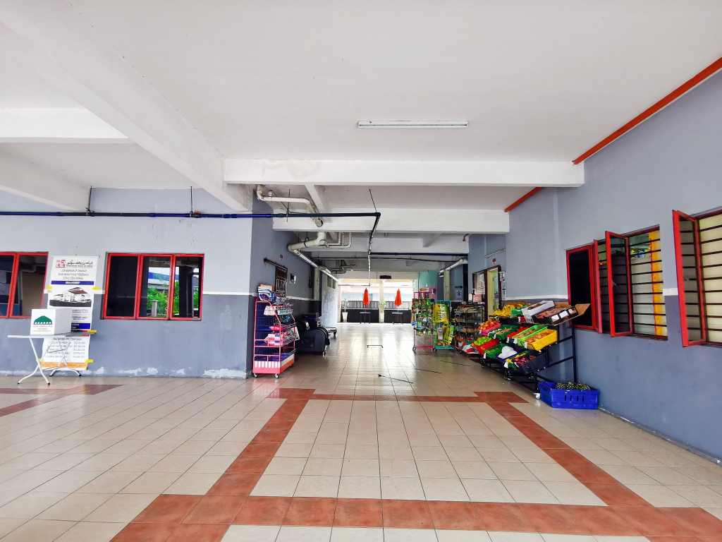 CORNER UNIT  Pangsapuri Permai Putera  Taman Dato - photo 2