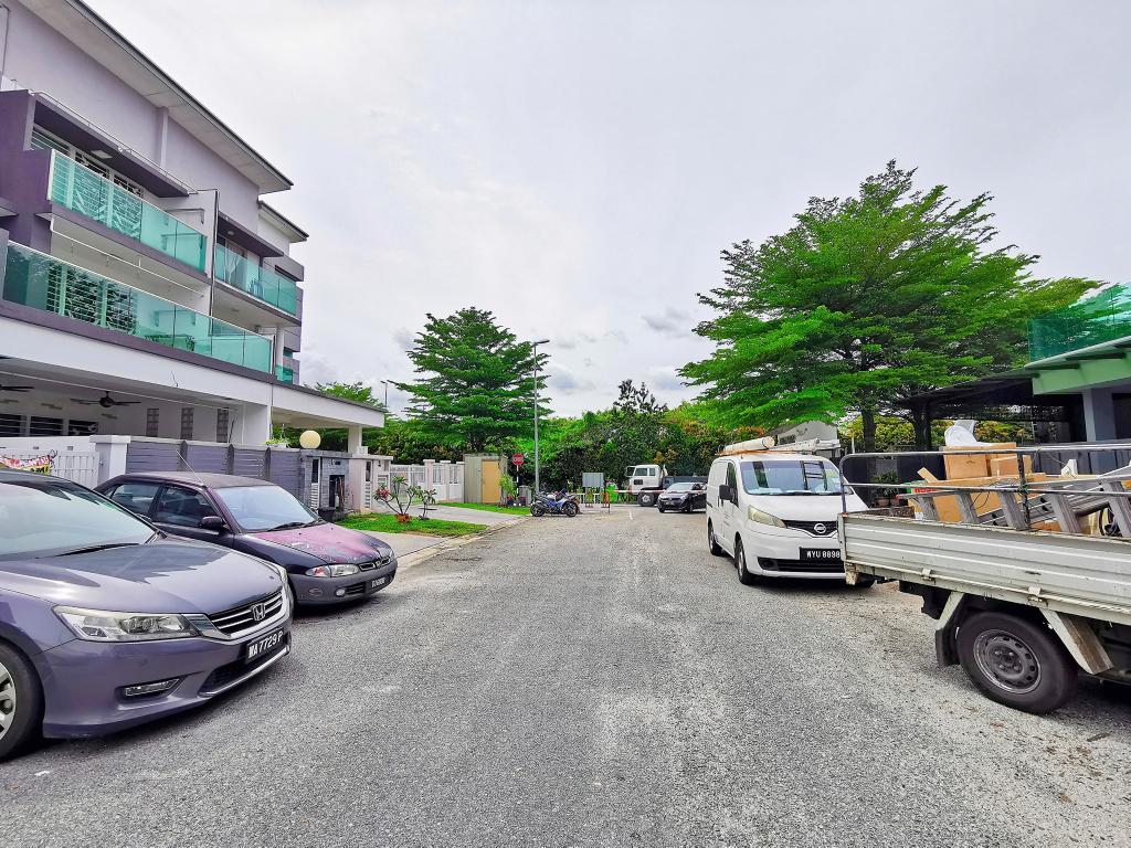 CHEAPEST BRAND NEW 3 Storey Super Link Taman Denai - photo 2